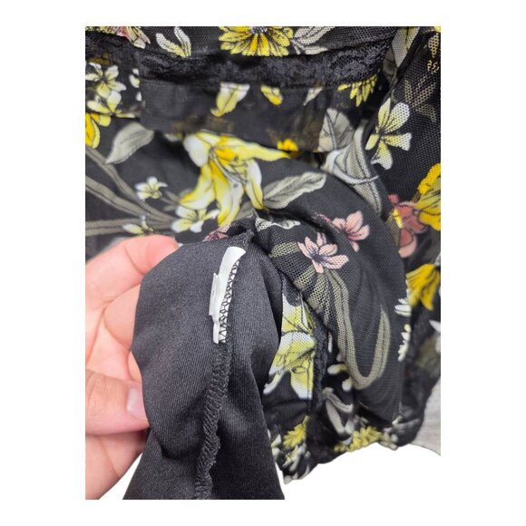 Love & Legend Floral Off Shoulder Top - Picture 9 of 11